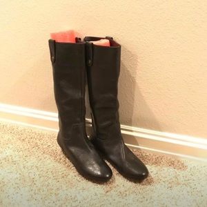 Brand new Steve Madden Inspirre leather boots